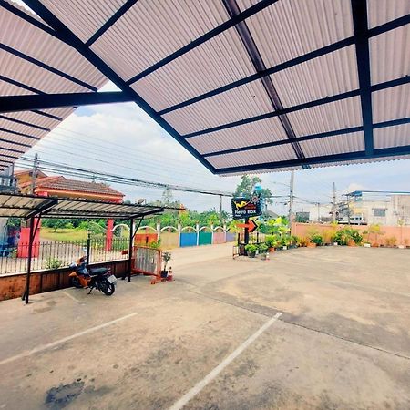 Retro Box Hotel Chumphon Exterior photo