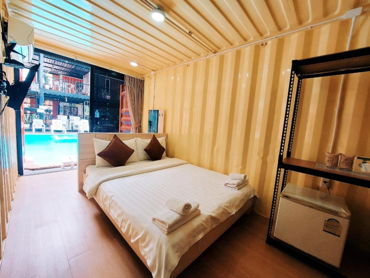 Retro Box Hotel Chumphon Exterior photo