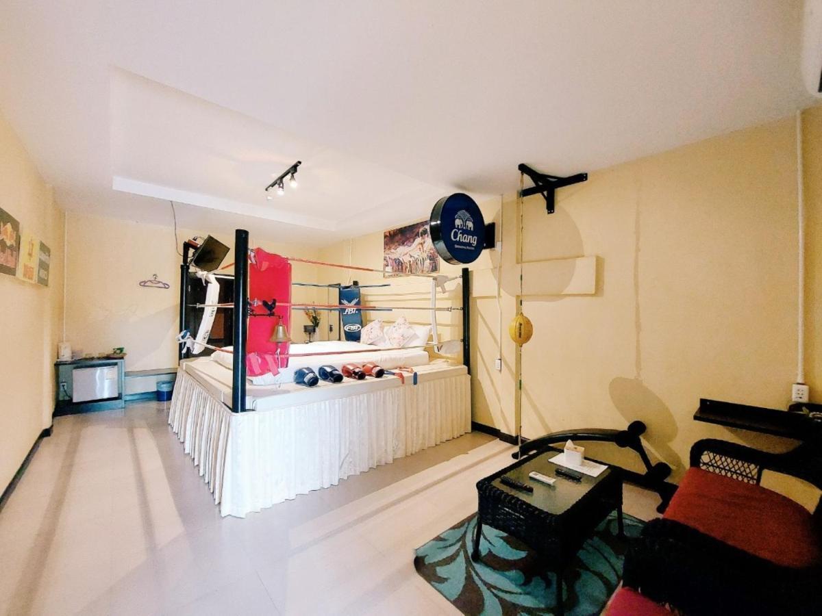 Retro Box Hotel Chumphon Exterior photo