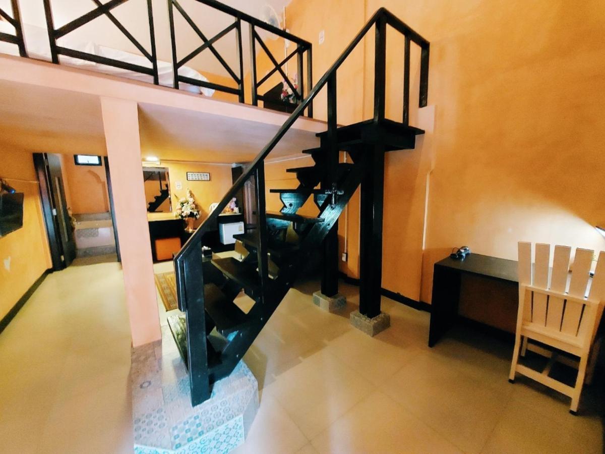 Retro Box Hotel Chumphon Exterior photo