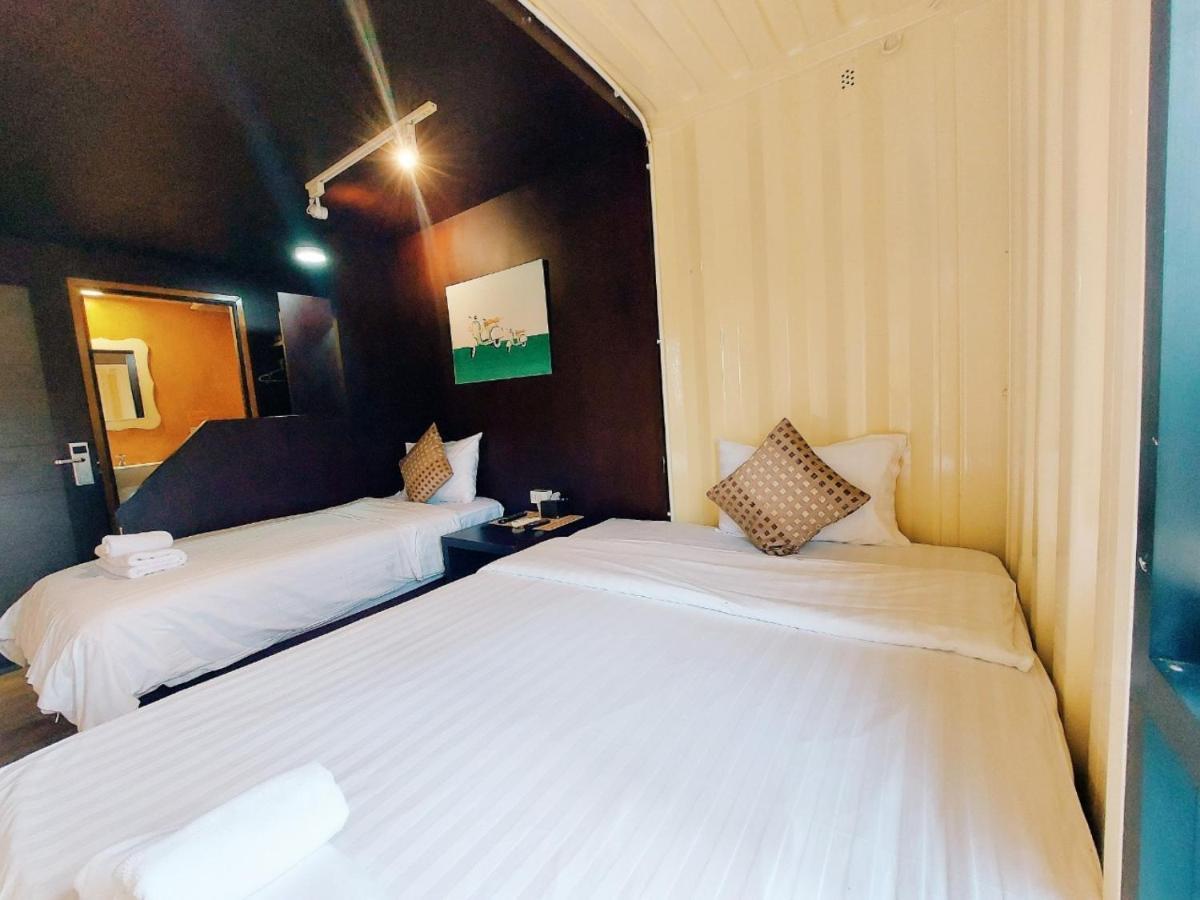 Retro Box Hotel Chumphon Exterior photo