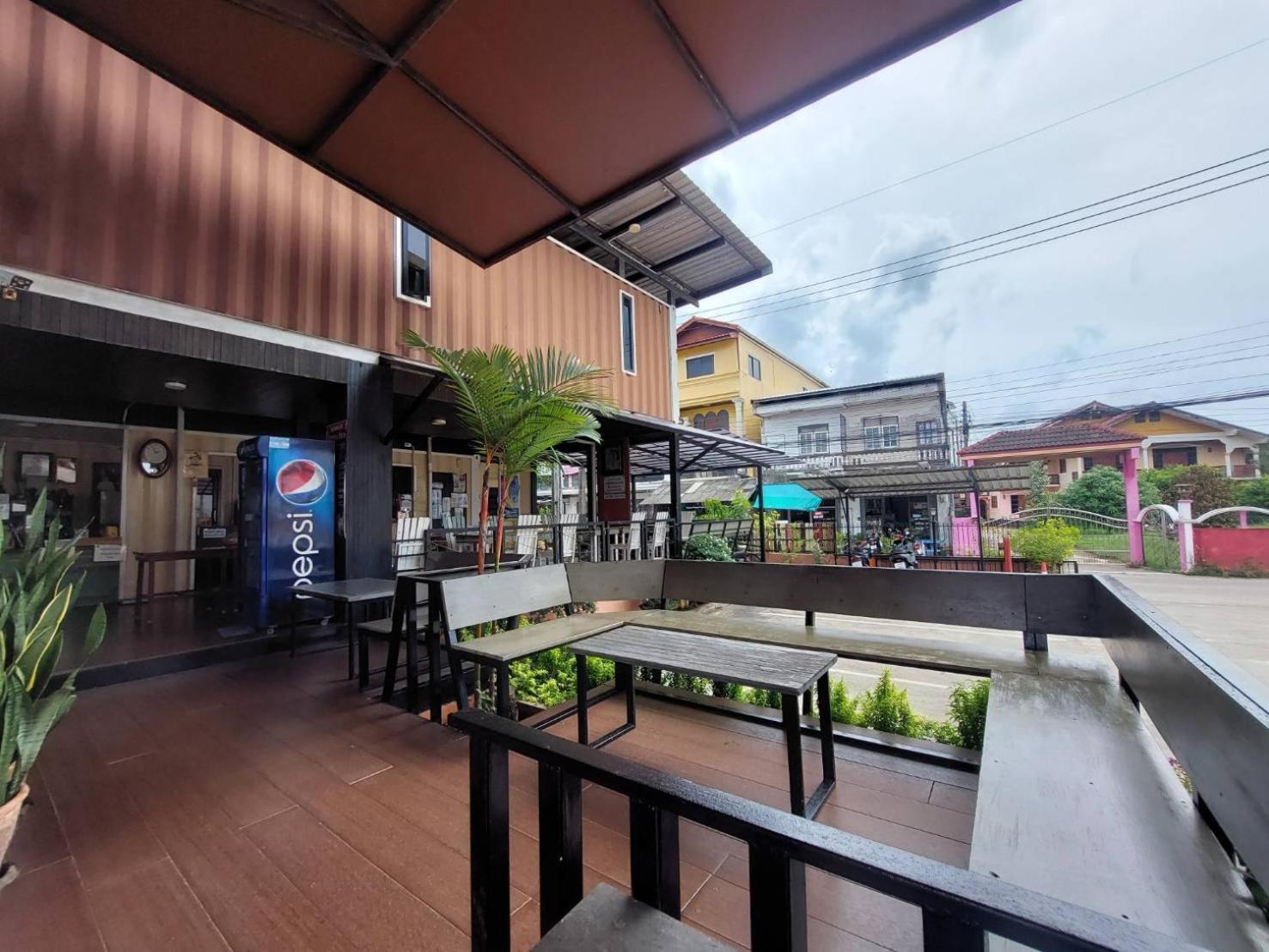 Retro Box Hotel Chumphon Exterior photo