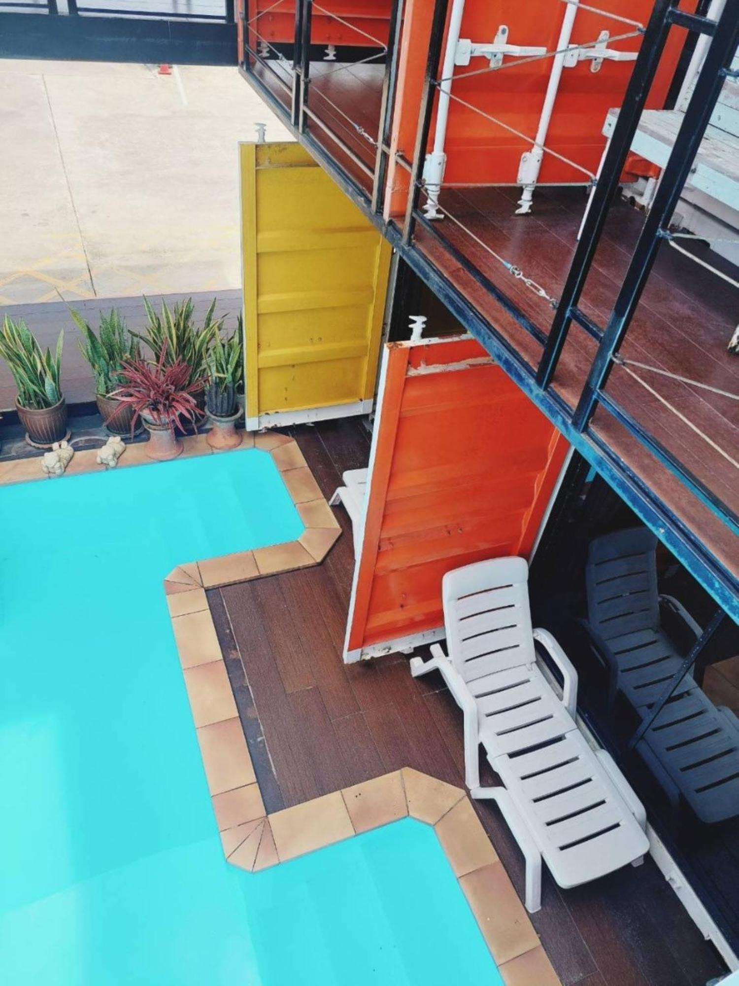 Retro Box Hotel Chumphon Exterior photo