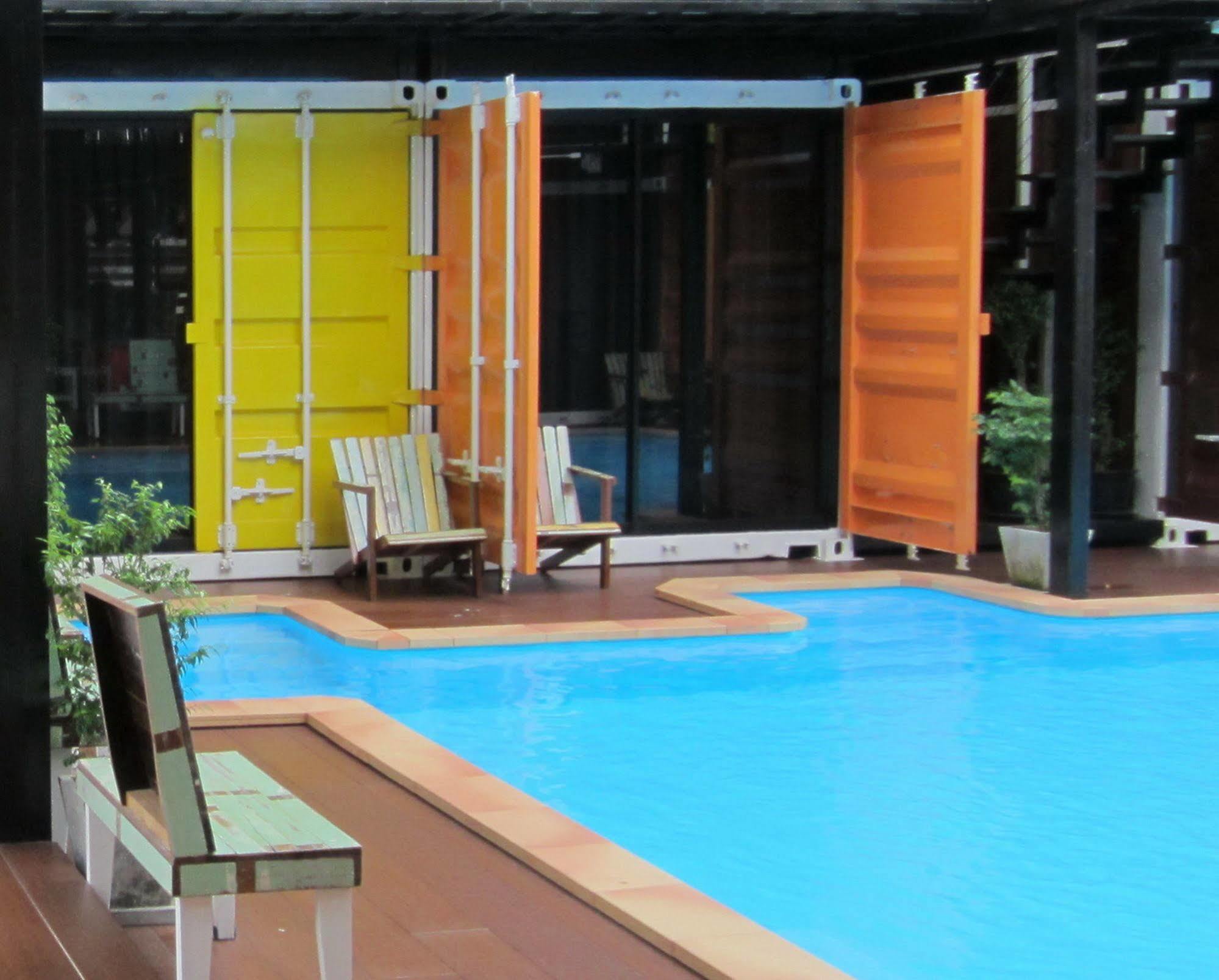 Retro Box Hotel Chumphon Exterior photo